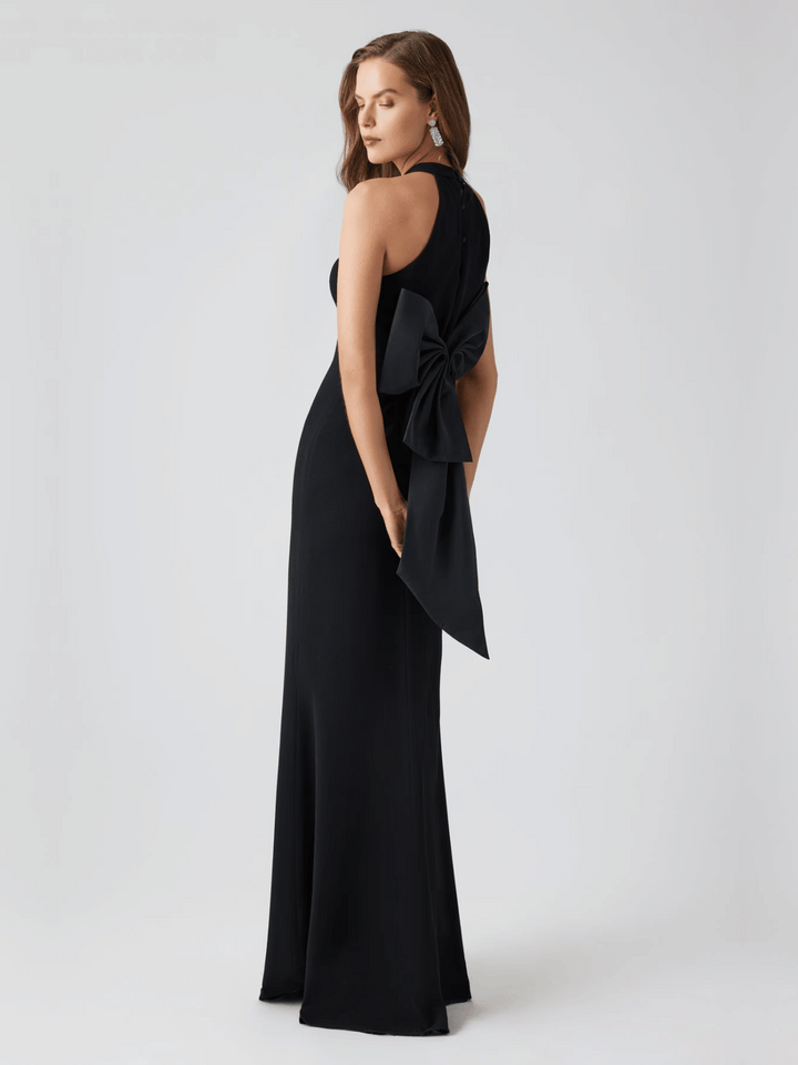 Neckholderkleid mit  Rückenschleife