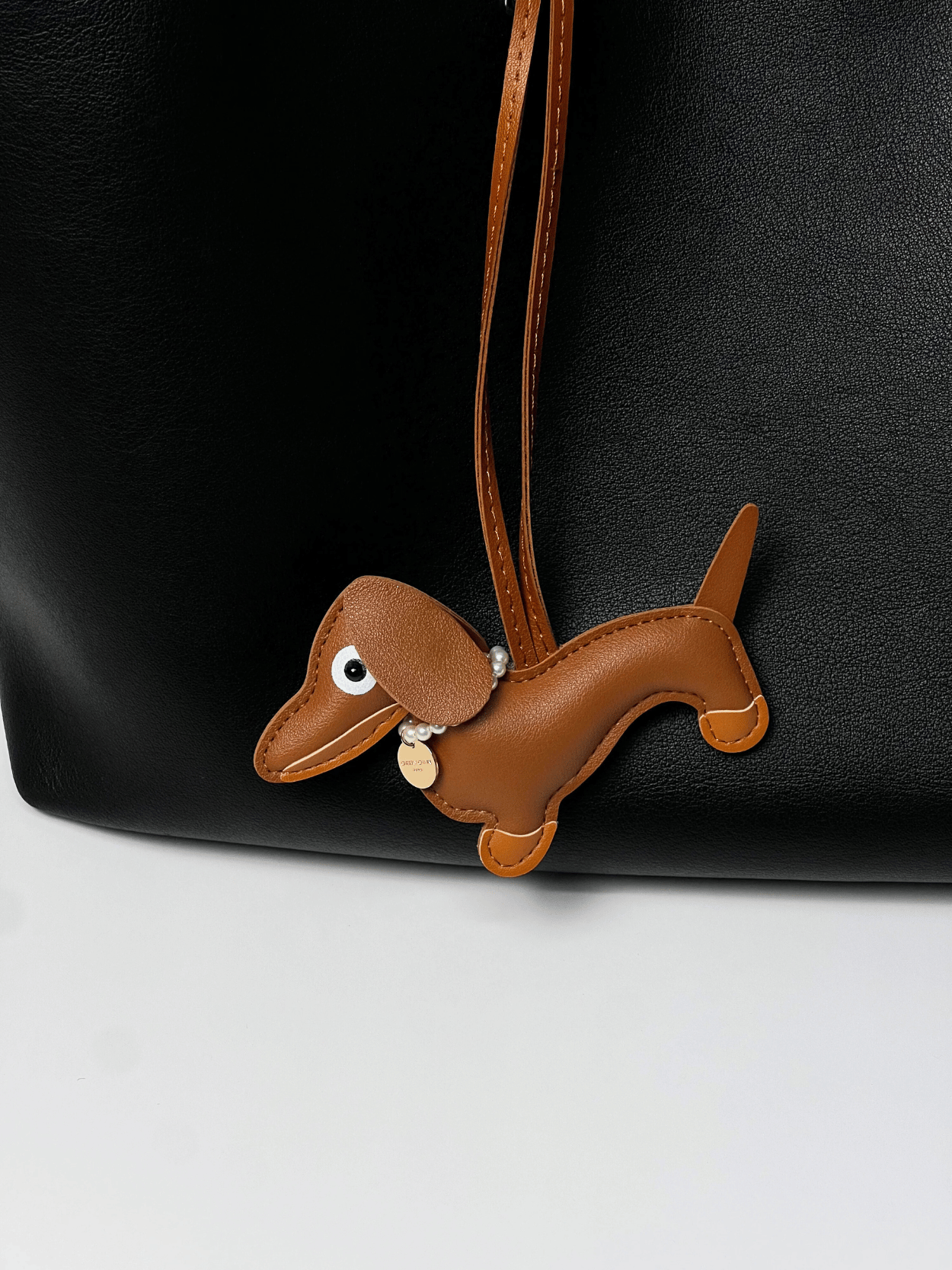 CHEEKY CHAIN