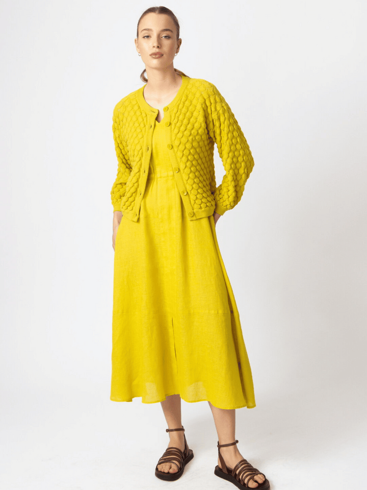Gelbe Strickjacke