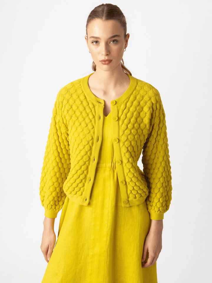 Gelbe Strickjacke