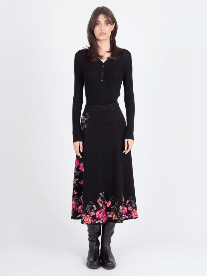 Rock mit floralem Muster