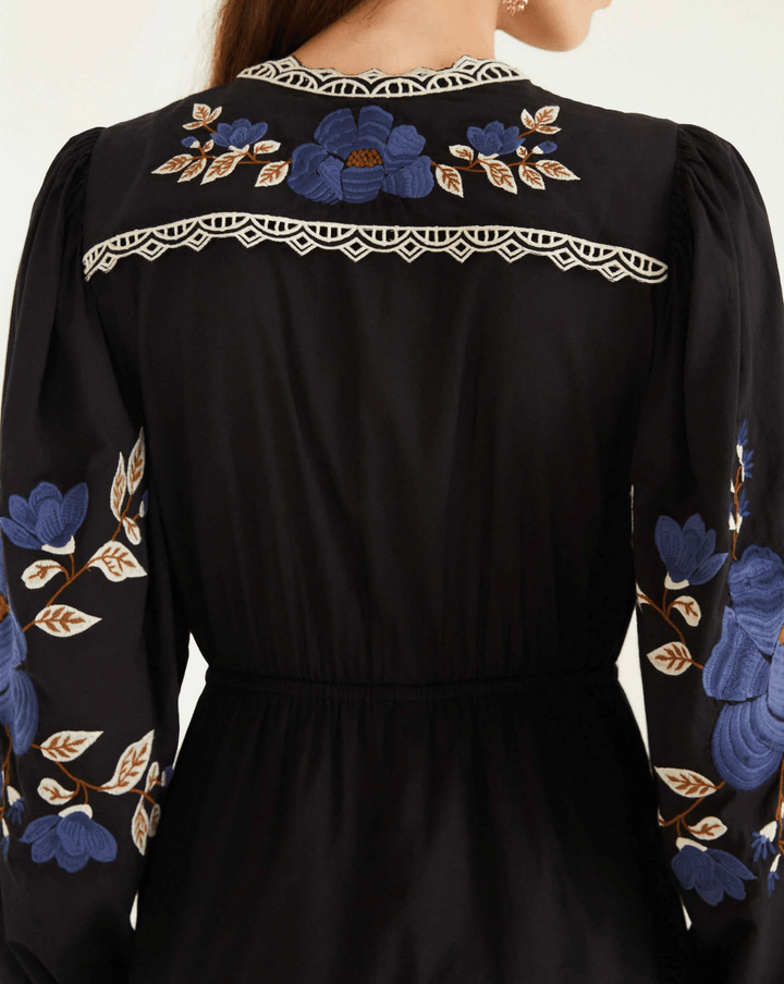 Midikleid mit Stickerei