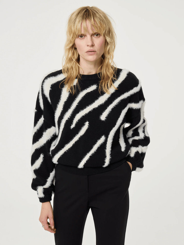 Zebra Pullover Black