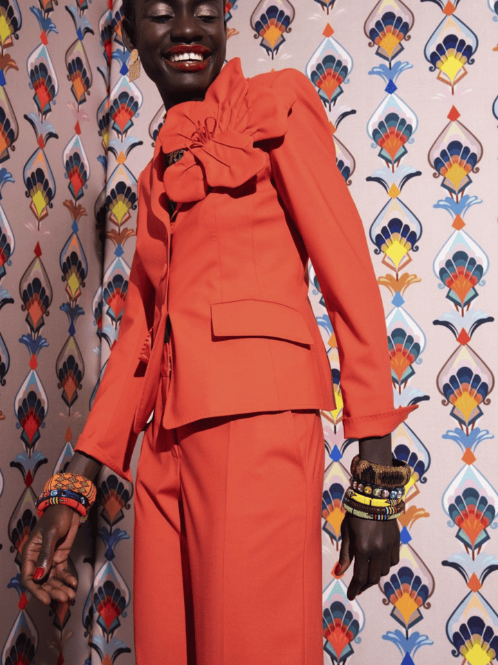 Wollblazer mit Blumenapplikation