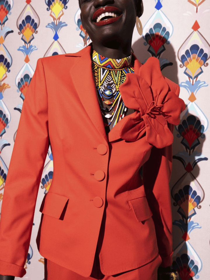 Wollblazer mit Blumenapplikation