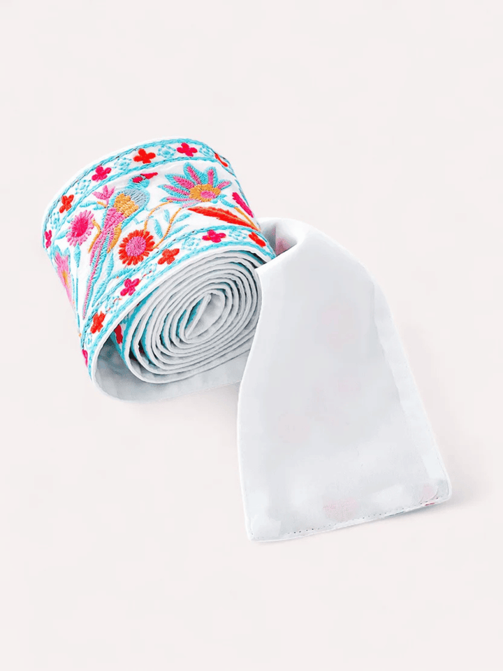 Belt with turquoise bird embroidery