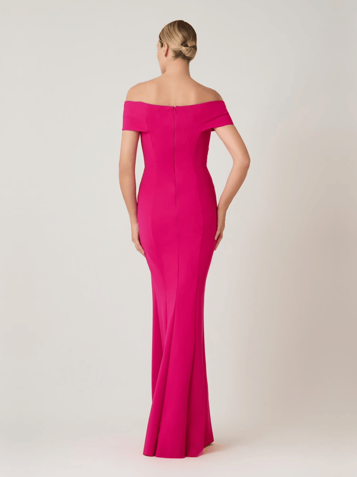 Off-Shoulder Abendkleid mit 3D-Applikationen