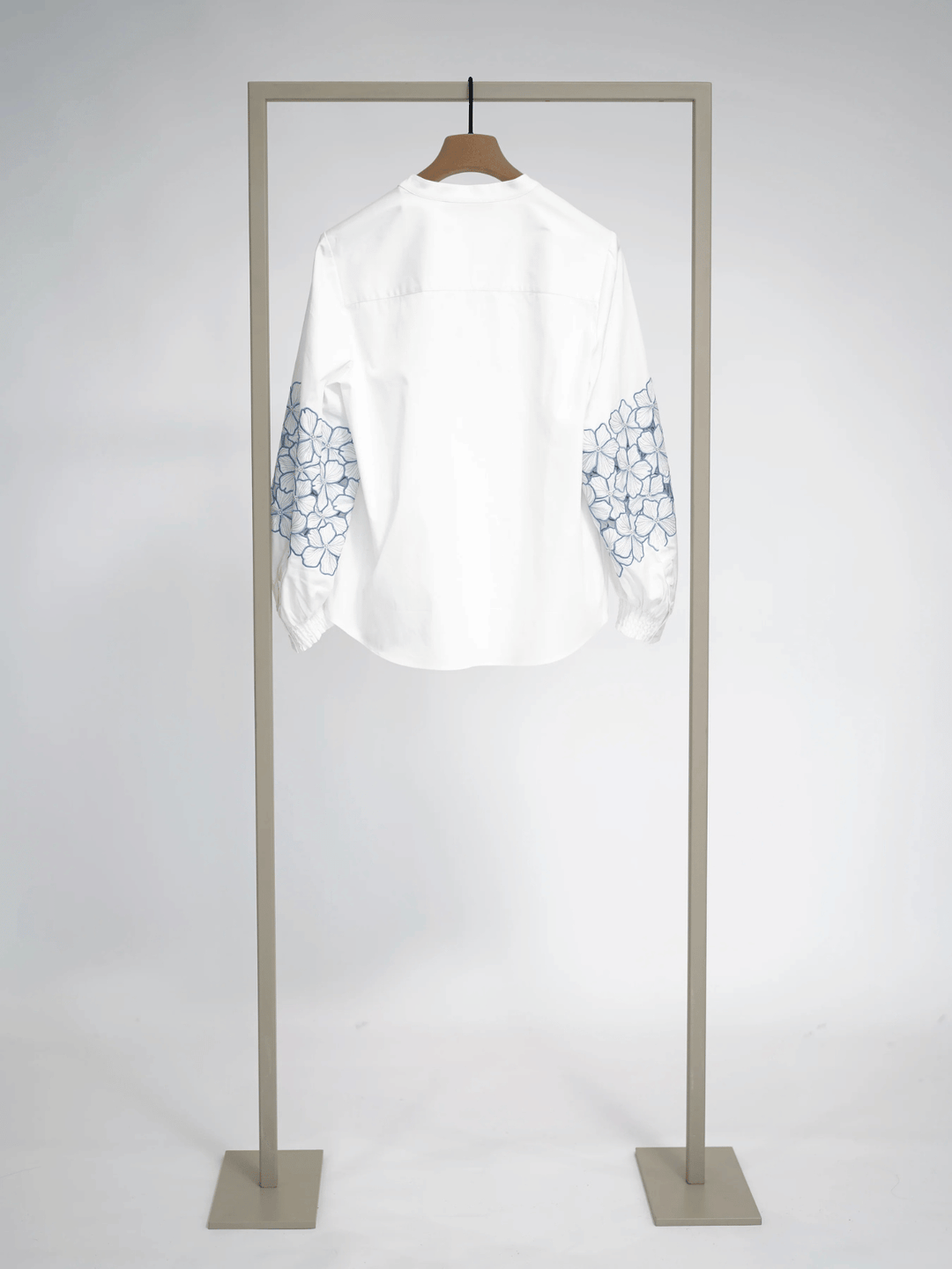 Bluse mit Blumenärmel