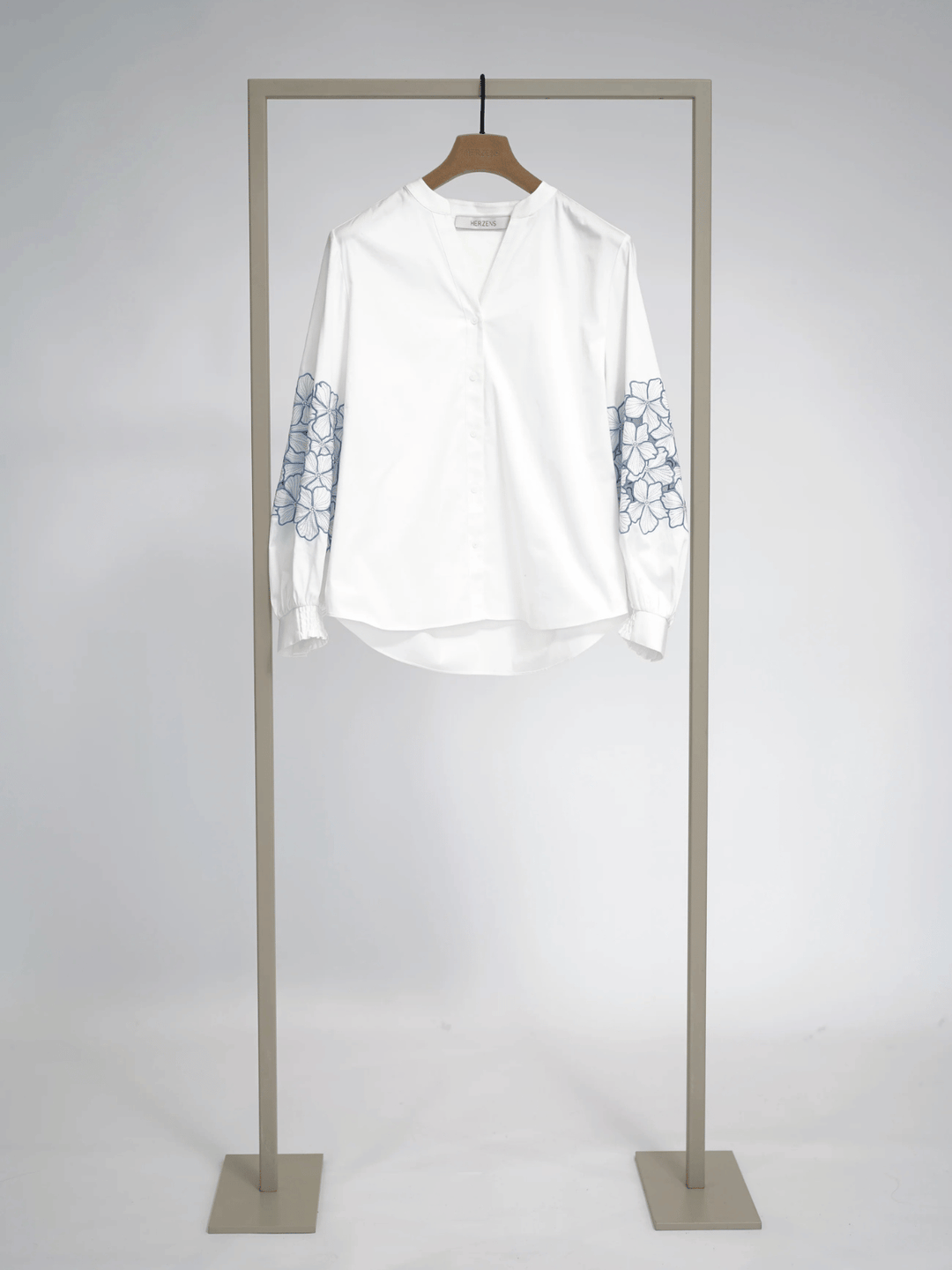 Bluse mit Blumenärmel