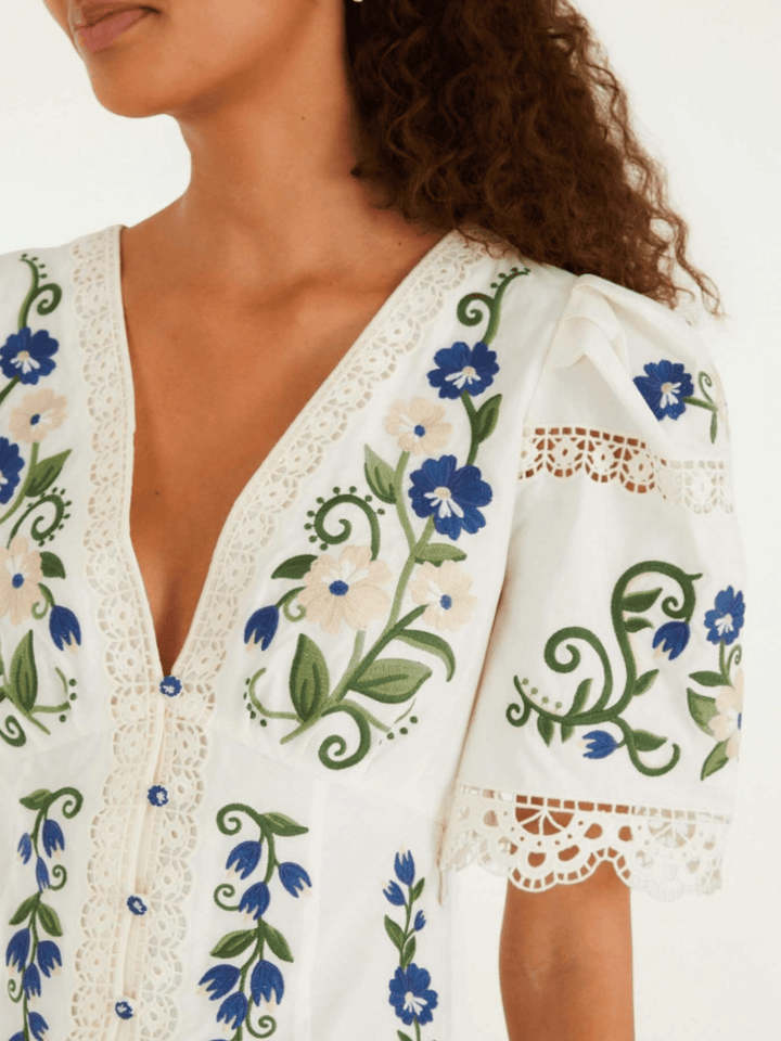 COUNTRYSIDE LAND EMBROIDERY SHORT SLEEVE BLOUSE