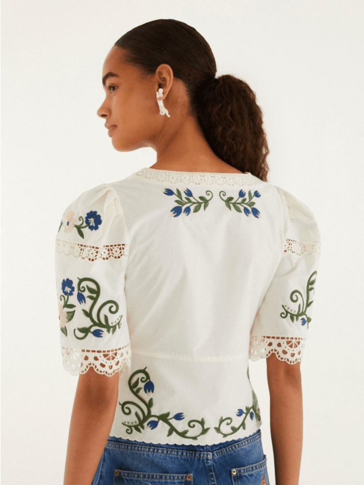 COUNTRYSIDE LAND EMBROIDERY SHORT SLEEVE BLOUSE