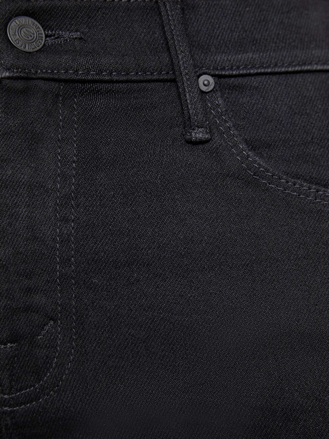 THE WEEKENDER