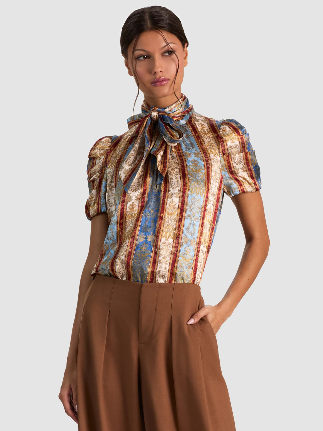 BRENTLEY TIE NK SS BLOUSE