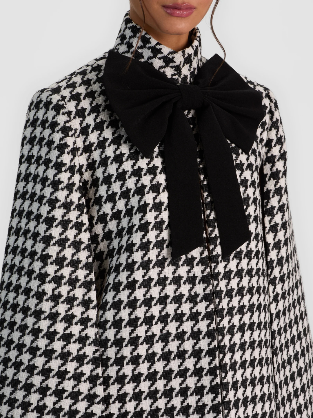 PHILIPPA BOW FT CROPPED CAPE
