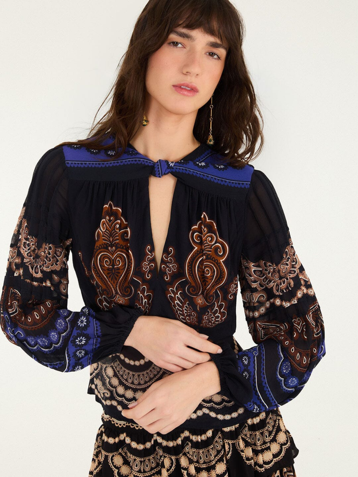 NICOLE BLACK PLEATED BLOUSE