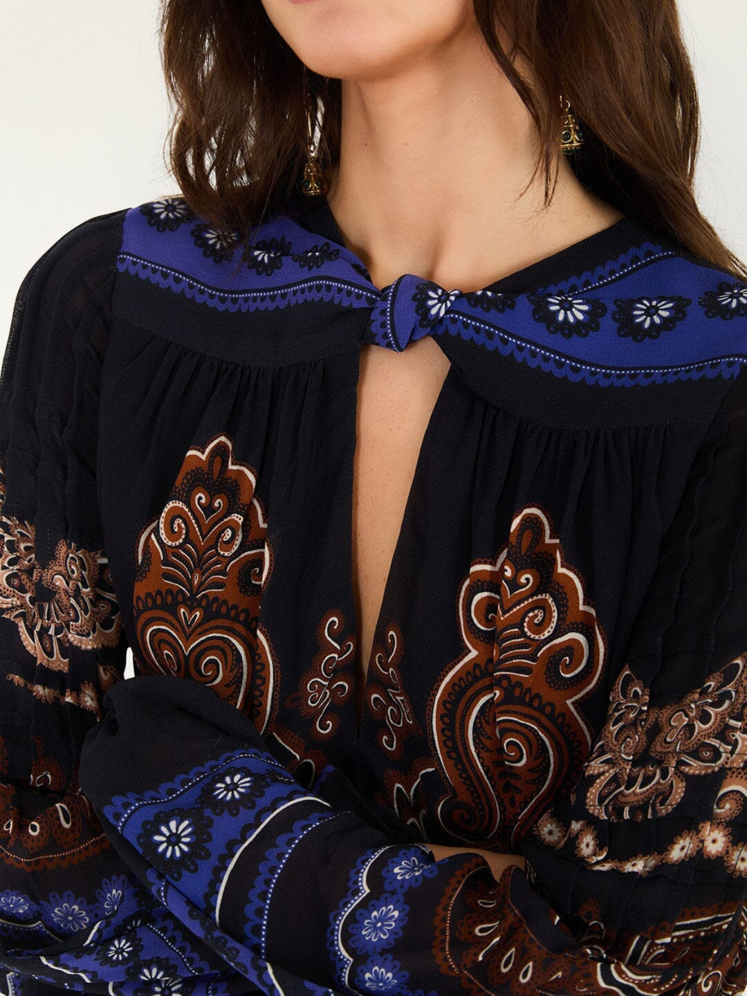 NICOLE BLACK PLEATED BLOUSE