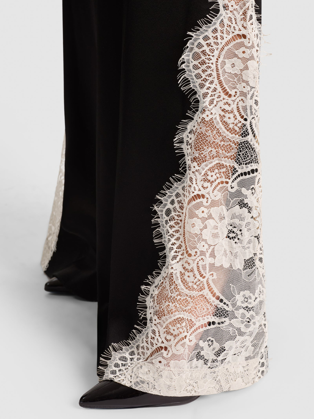 OLIVIA LR WIDE LEG PANT W CUTAWAY LACE GODET