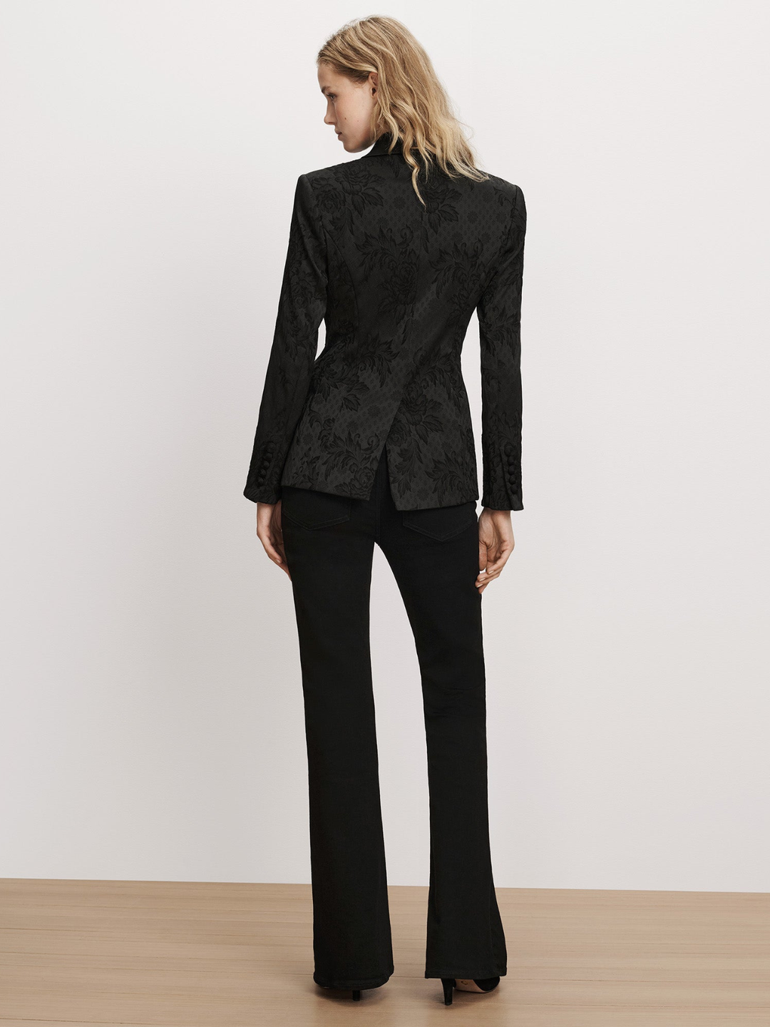 LONG SLEEVE BODIE JACKET