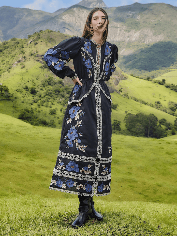 Midikleid mit Stickerei