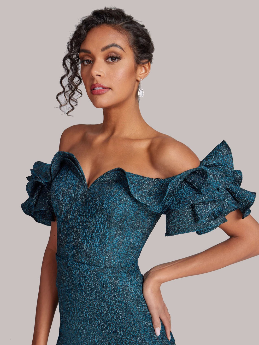 METALLIC JACQUARD OFF SHOULDER W RUFFLE